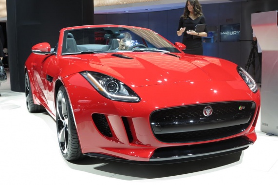 Jaguar Will Call Back All F-Types for Fixing Safety Bags