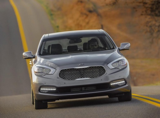 Ambitious Kia K900 Available not for All Dealerships