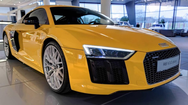 Get a Better Look at Audi R8 V10 Plus in Vegas Yellow