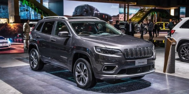 In the updated Jeep Cherokee appeared 3 four-wheel drive systems