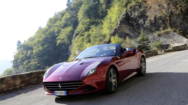 Ferrari returns one and a half thousand cars for repairs