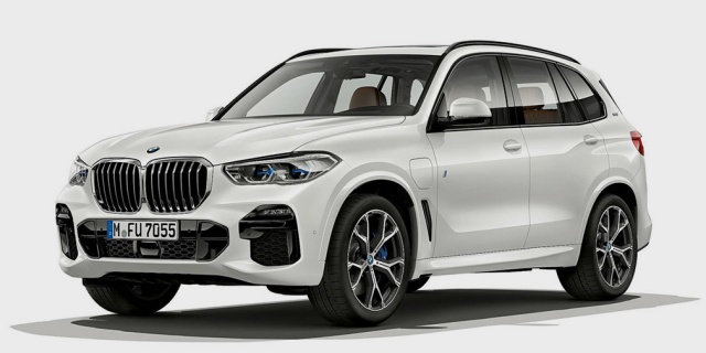 The new BMW X5 became a hybrid