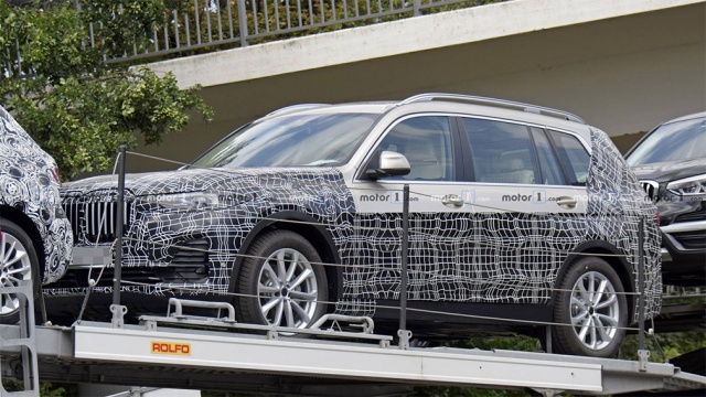 BMW X7 SUV declassified inside