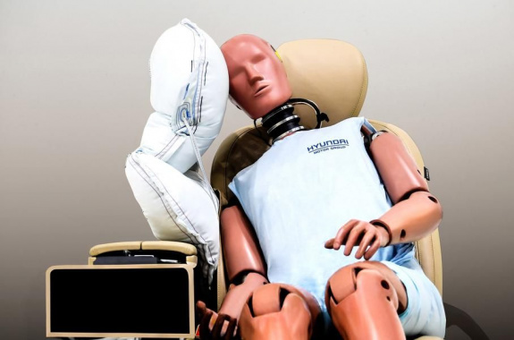 Hyundai has demonstrated a new type of airbag