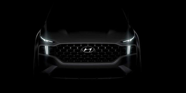 Hyundai showed on the new image updated Santa Fe