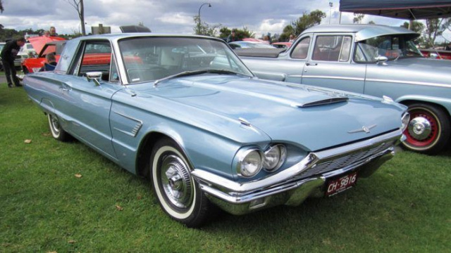 Ford is thinking again about the release of the legendary Thunderbird