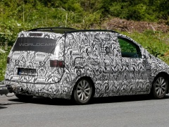 Volkswagen Touran Detected by Paparazzi, American Release is Possible pic #3395
