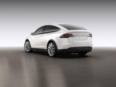 See First Photos of Production Tesla Model X! pic #4645