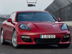 Porsche Panamera GTS pic