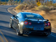nissan gt-r track pack pic #108802