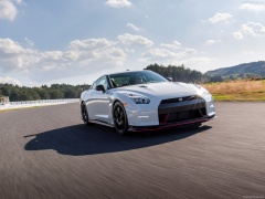 nissan gt-r nismo pic #131179