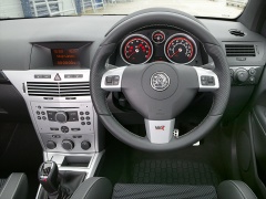 Vauxhall Astra VXR pic