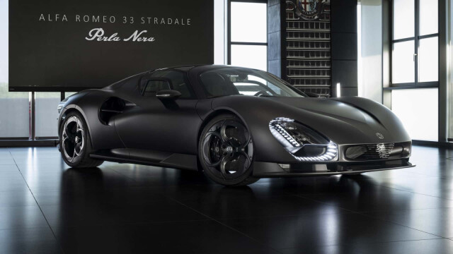 One-Off Alfa Romeo 33 Stradale Perla Nera In Bare Matte Carbon