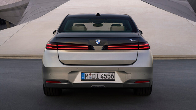 BMW 7-series