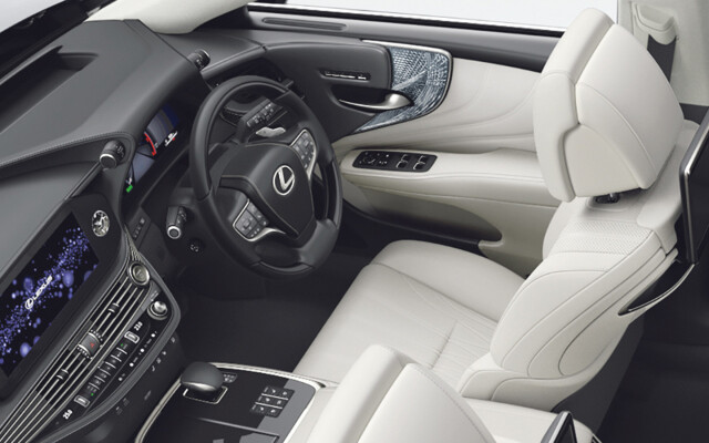 Lexus LS