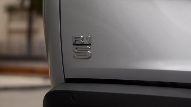 Rivian R1S