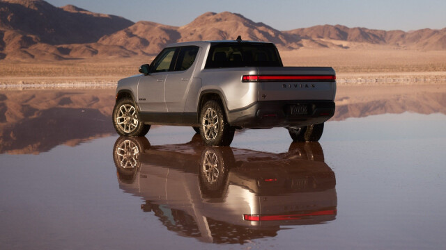 Rivian R1S
