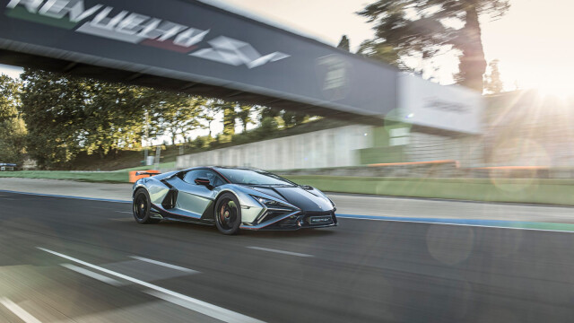 Lamborghini Revuelto