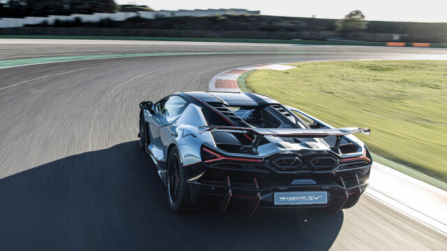 Lamborghini Revuelto