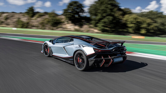 Lamborghini Revuelto