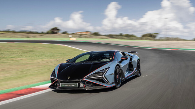 Lamborghini Revuelto