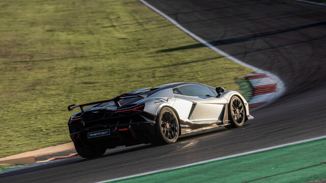 Lamborghini Revuelto