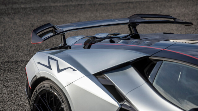 Lamborghini Revuelto