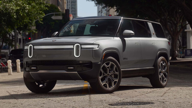 Fresh Update: 2027 Rivian R1S and R1T Gain New Trims and Captain's Chairs
