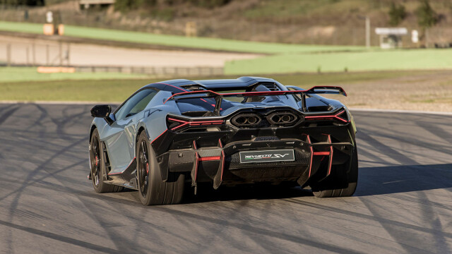 Lamborghini Revuelto