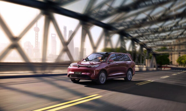 Meet the 598-HP Wey V9X Three-Row Hybrid SUV