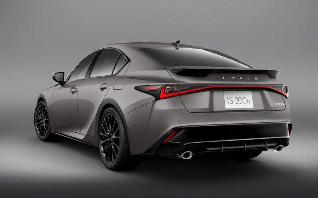 Lexus IS