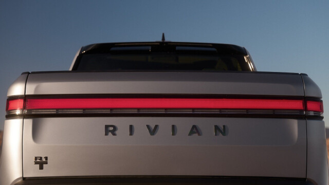 Rivian R1S