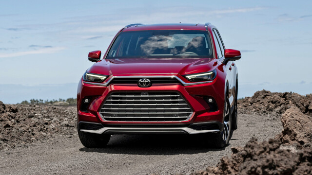 Rugged Woodland Trim Joins the 2027 Toyota Grand Highlander Hybrid