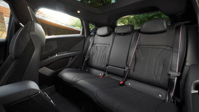 BMW iX4