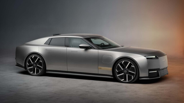 Jaguar Type 01 electric GT revealed with 1,016 hp and tri-motor layout