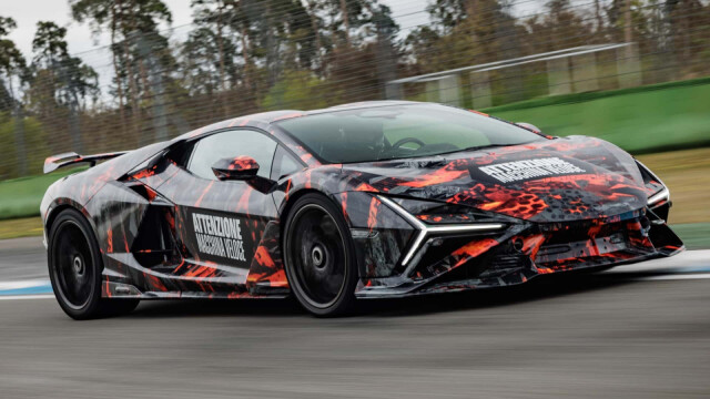 Track-focused Lamborghini Revuelto SV teased ahead of debut