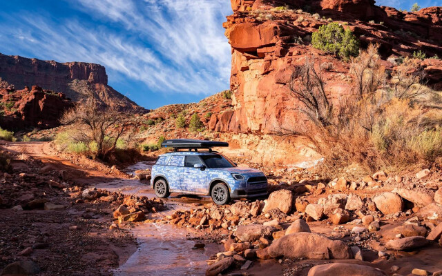 Rugged Mini Countryman Teased Ahead of World Premiere