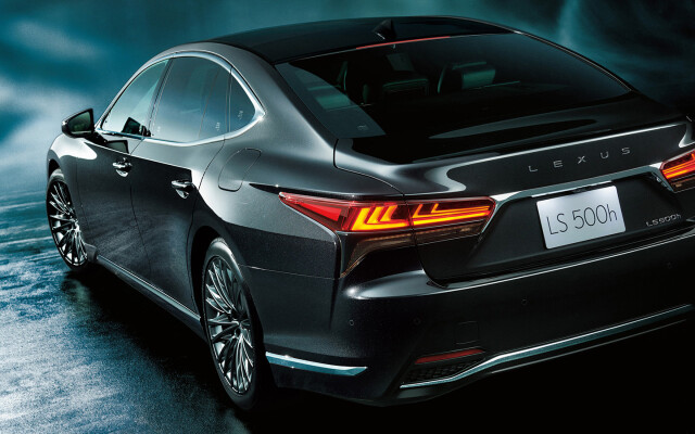 Lexus LS