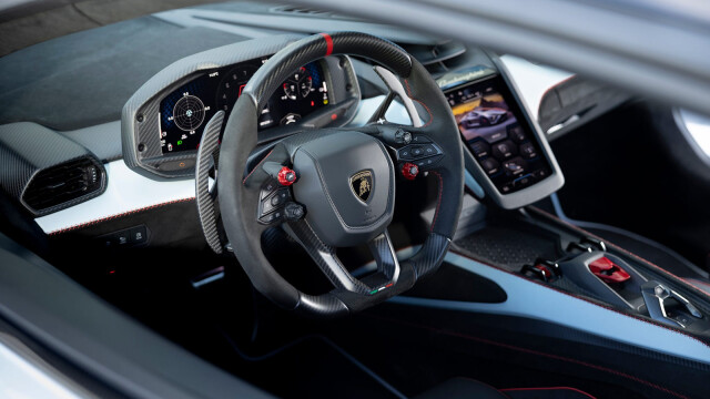 Lamborghini Revuelto