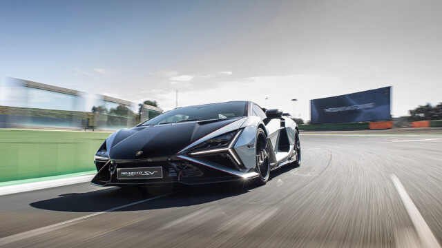 Lamborghini Revuelto