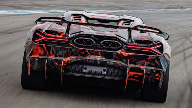 Lamborghini Revuelto