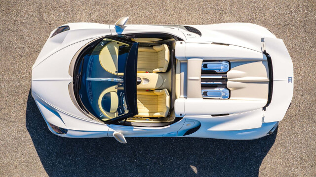 Bugatti reveals the final W16-powered Mistral roadster