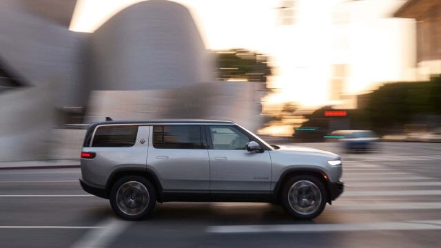 Rivian R1S