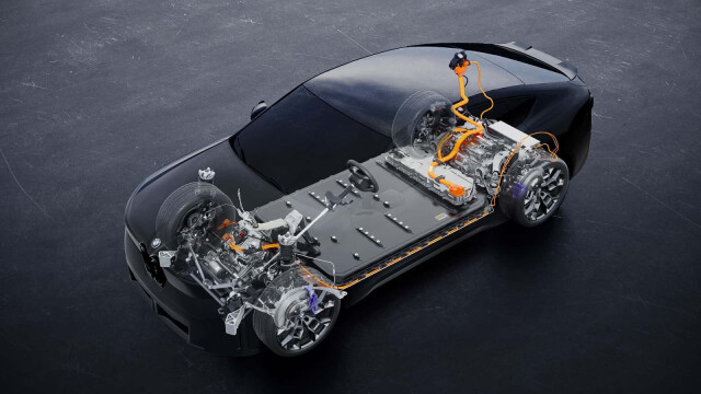 BMW iX4