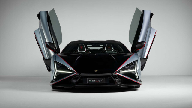 Lamborghini Revuelto