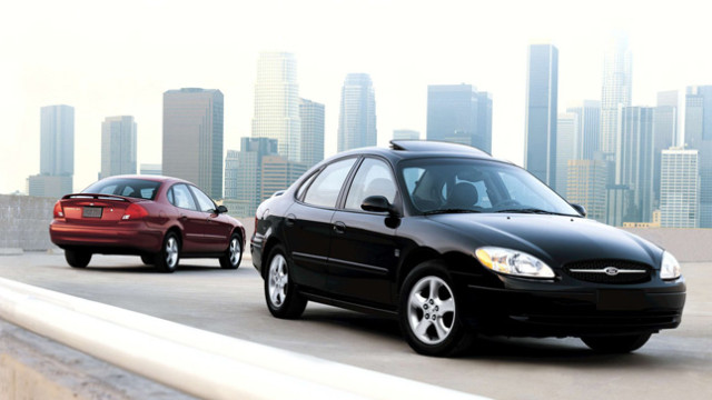 Ford Taurus, Mercury Sable Returned Because of Sticky Throttles