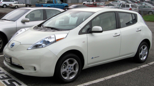 Nissan Leaf Outsold Chevy Volt in July 2013 Deliveries