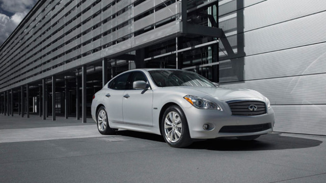 Infiniti M Sedan in a Group of 908,900 Cars Returned