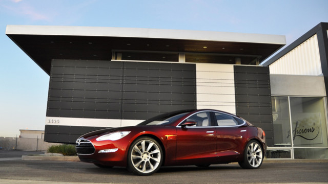 Tesla CEO Comes to Texas and Negotiates About Electric Vehicle