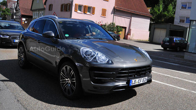 Porsche Macan Received Exclusive Sport Turismo Headlights